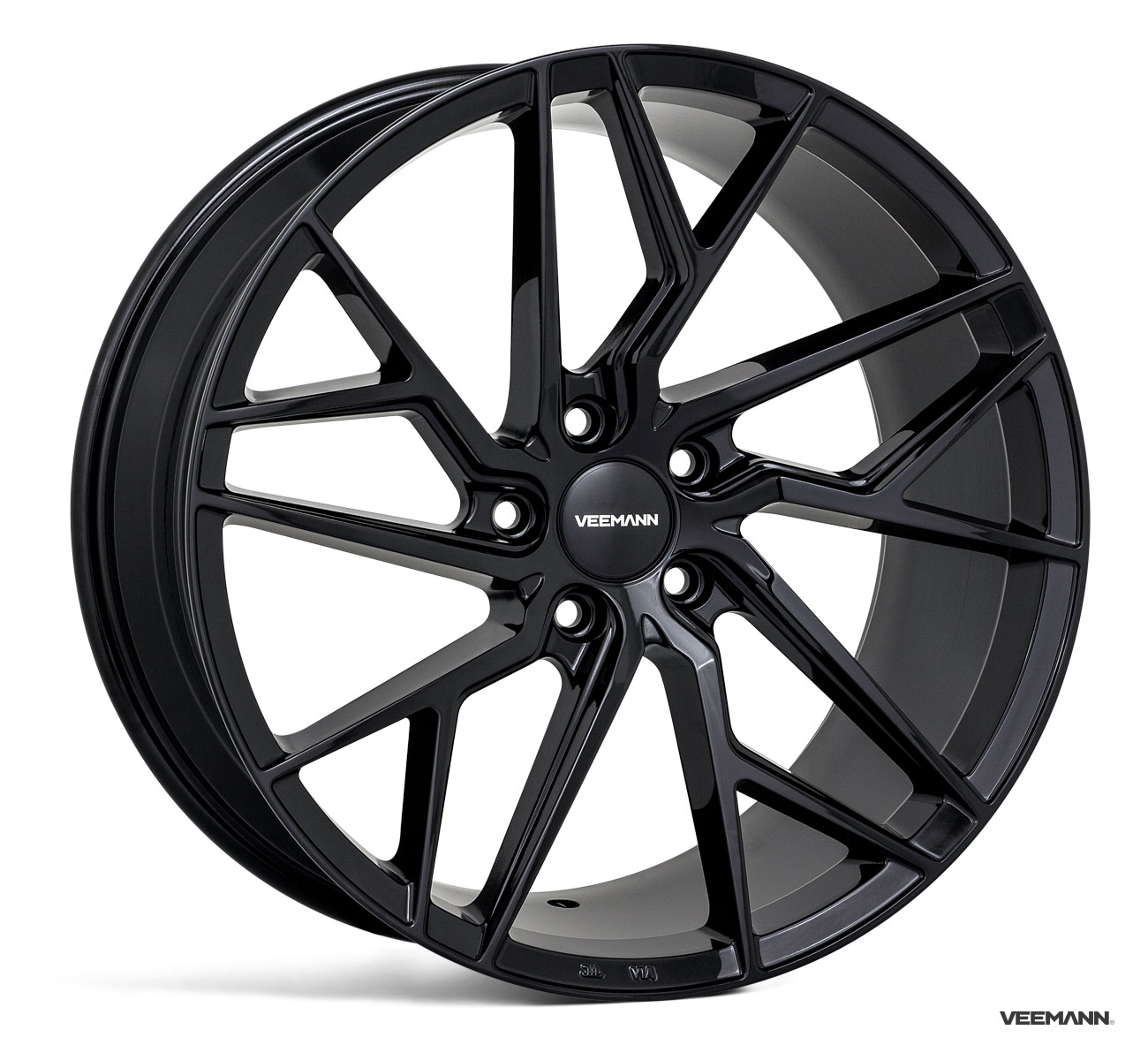 NEW 18" VEEMANN V-FS44 ALLOY WHEELS IN GLOSS BLACK WITH WIDER 9" REARS